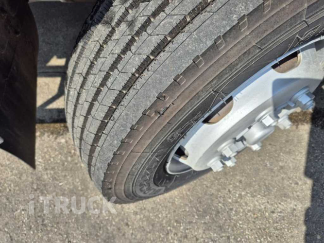 현대 살수차 메가트럭 스텐탱크 8,000L 수동 18