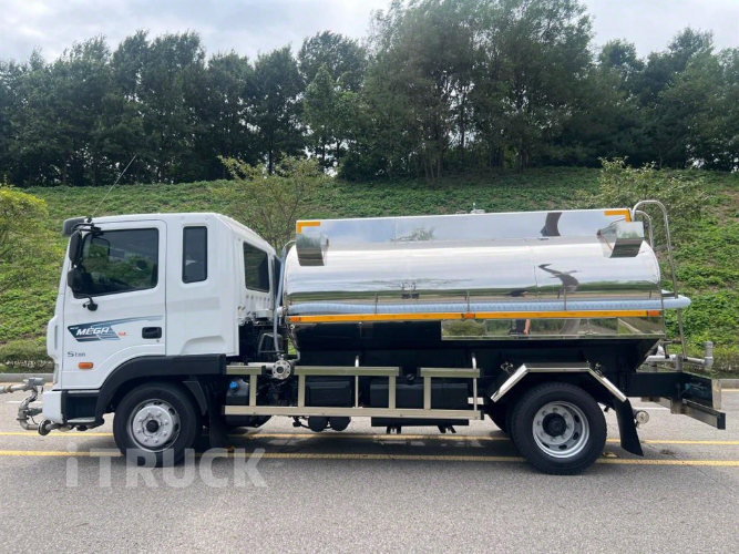 현대 살수차 메가트럭 스텐탱크 7,500L 수동 5