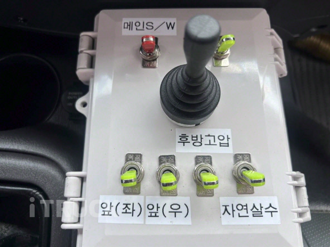 현대 살수차 메가트럭 스텐탱크 7,500L 수동 11