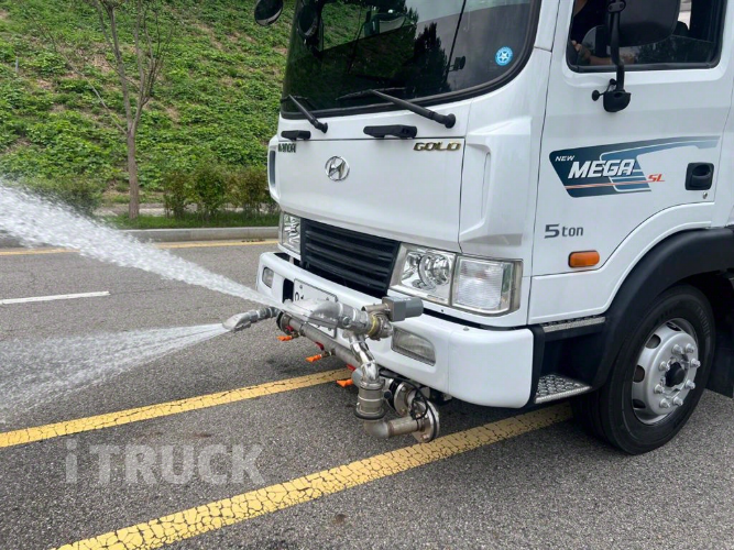 현대 살수차 메가트럭 스텐탱크 7,500L 수동 12