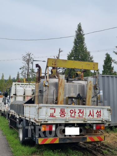 현대 메가트럭 250 단바리 카고 5톤 수동 2