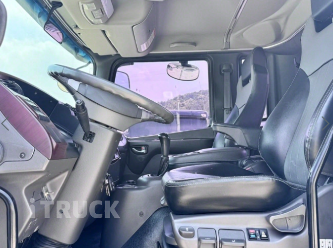 현대 메가트럭 260 단바리 카고 5톤 수동 12