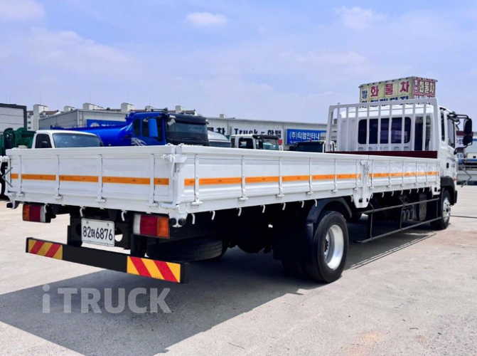 현대 메가트럭 260 단바리 카고 5톤 수동 5