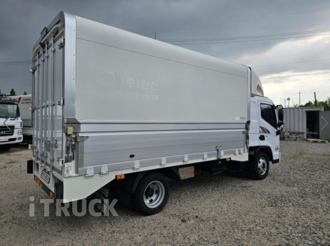 현대 올뉴마이티 2.5톤 윙바디 슈퍼캡 2