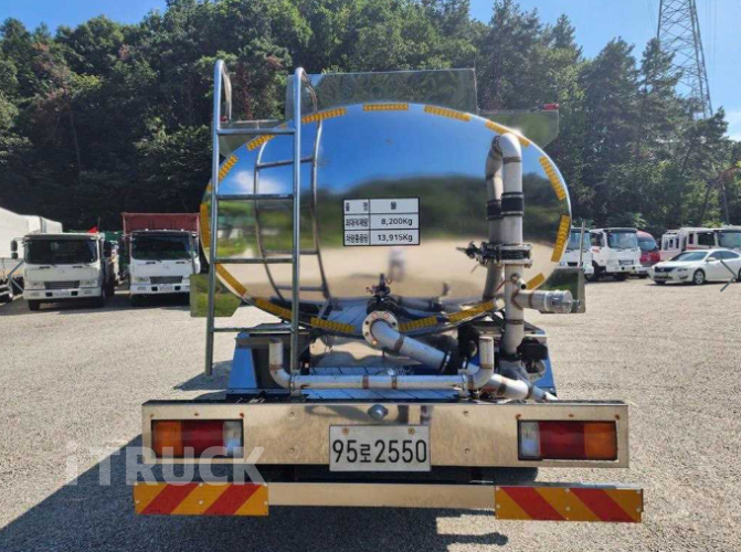 현대 살수차 메가트럭 스텐탱크 8,200L 수동 5
