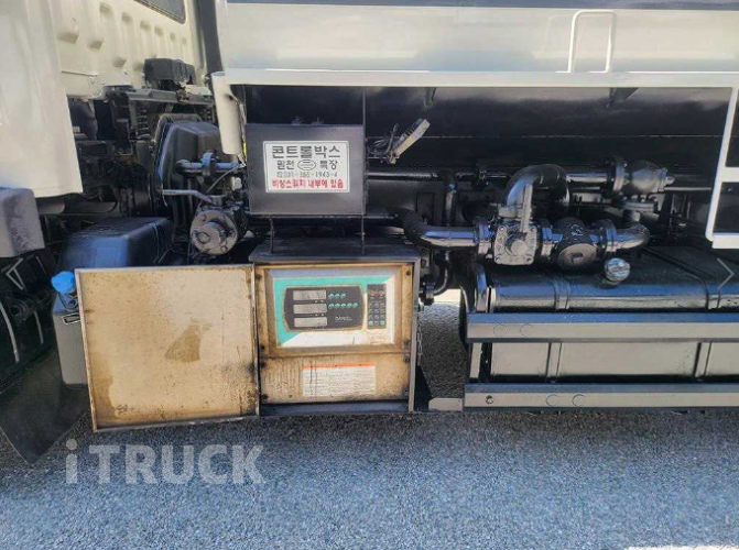 현대 탱크로리 메가트럭 5,000L 수동 5