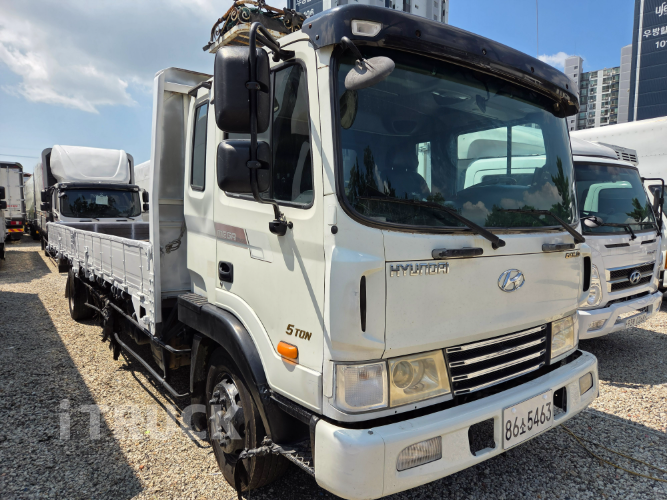 현대 메가트럭 250 단바리 카고 4.5톤 수동 1