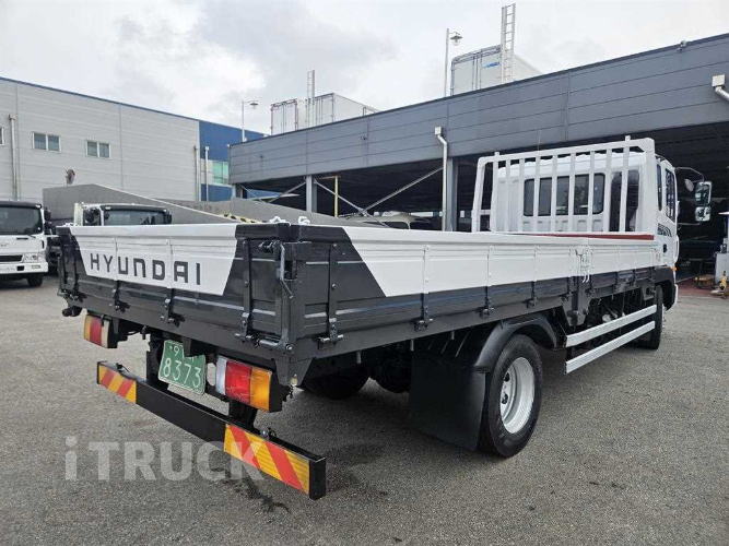 현대 메가트럭 235 단바리 카고 5톤 수동 4