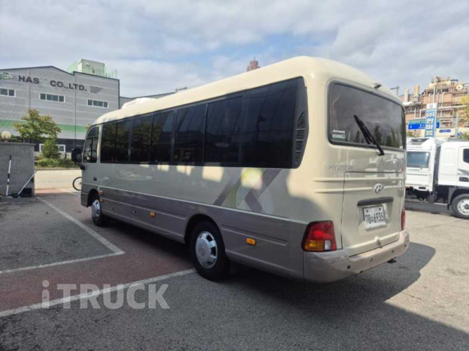 현대 버스 25인승 4