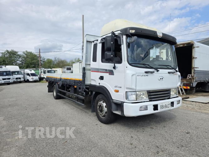 현대 메가트럭 260 단바리 카고 4.5톤 수동 3