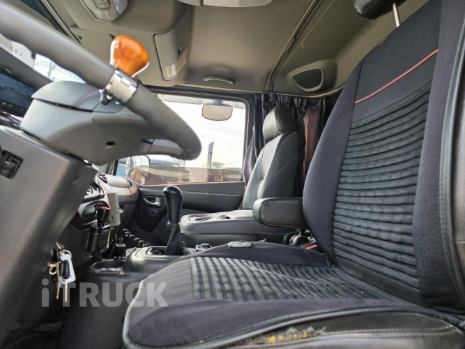 현대 메가트럭 260 단바리 카고 4.5톤 수동 12