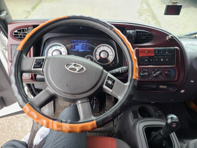 현대 메가트럭 280 단바리 카고 5톤 수동 9