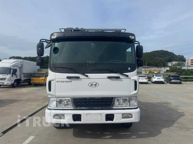 현대 메가트럭 후축 카고 4.5톤 오토 1