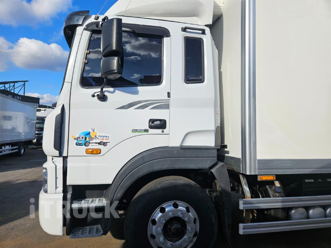 현대 메가트럭 와이드캡 300 후축 냉동탑 4.5톤 수동 3