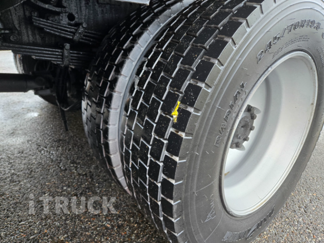 현대 메가트럭 260 단바리 카고 5톤 수동 9