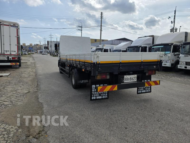 현대 메가트럭 260 단바리 카고 4.5톤 수동 3