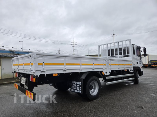 현대 메가트럭 260 단바리 카고 5톤 수동 3