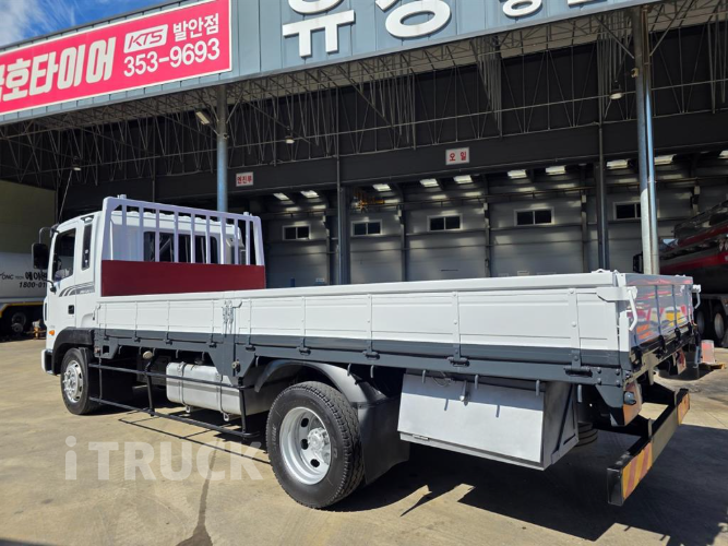 현대 메가트럭 260 단바리 카고 5톤 수동 3