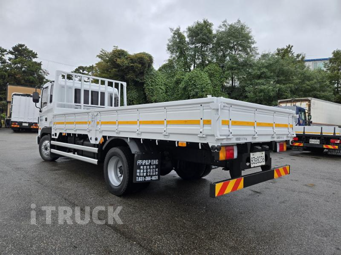 현대 메가트럭 260 단바리 카고 5톤 수동 1