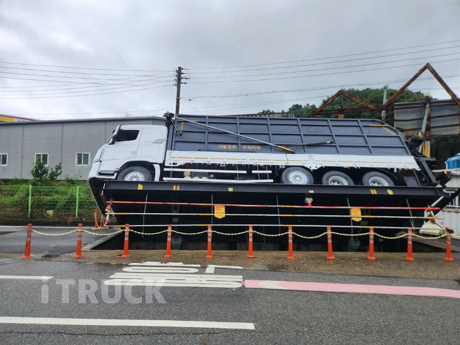 현대 트라고엑시언트 집게차 520 22톤 수동 없음(순정) 18