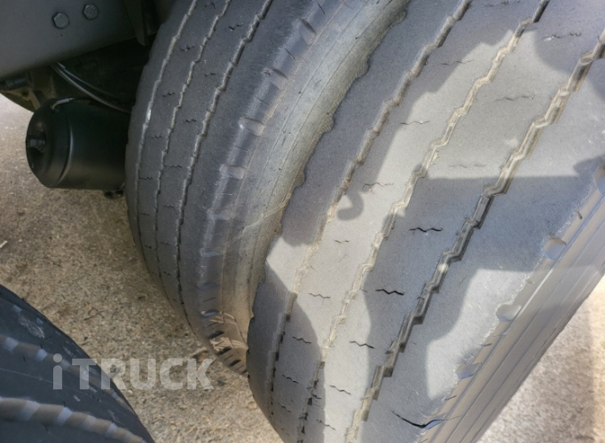 타타대우 맥쎈 570 앞축 카고 25톤 오토 리타더 9