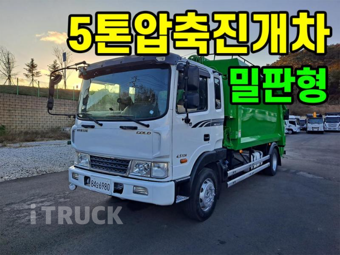 현대 압축진개 메가트럭 5톤 밀판식 배출 - 중고 트럭 매물 이미지