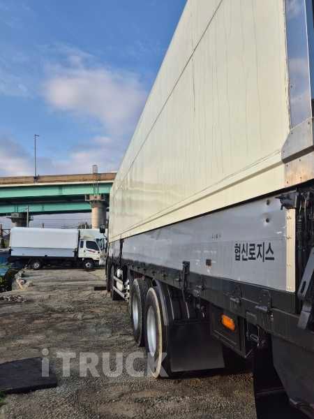 현대 트라고 520 앞축 상승윙바디 25톤 오토 리타더 2