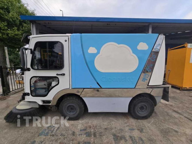 1.2톤 노면청소차 1