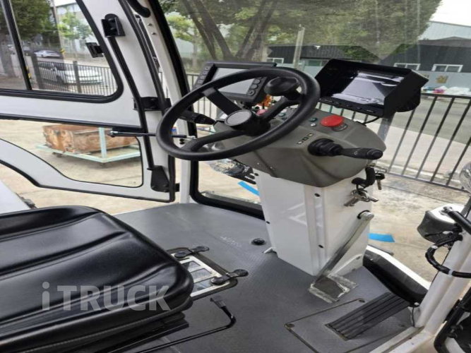 1.2톤 노면청소차 7