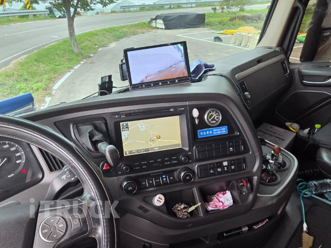 현대 트라고엑시언트 520 앞축 카고 25톤 오토 12