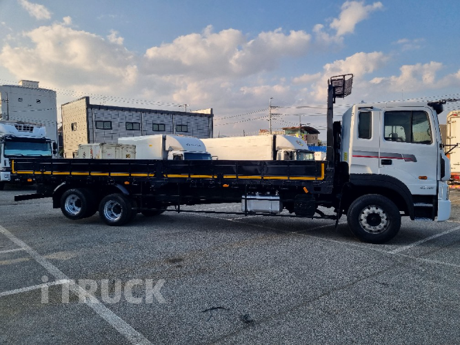 현대 메가트럭 260 후축 카고 4.5톤 수동 2