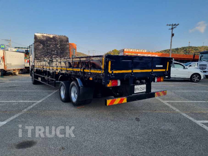 현대 메가트럭 260 후축 카고 4.5톤 수동 4