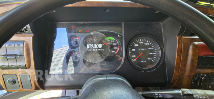 현대 메가트럭 235 단바리 윙바디 4.5톤 수동 4