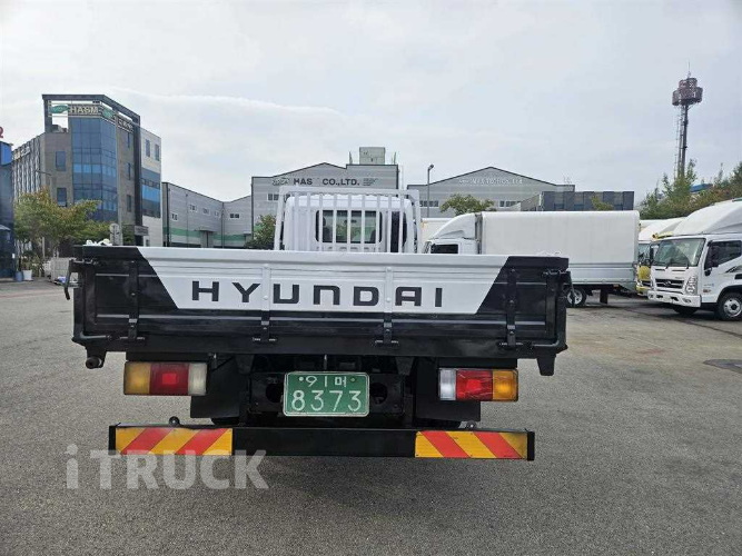 현대 메가트럭 235 단바리 카고 5톤 수동 3