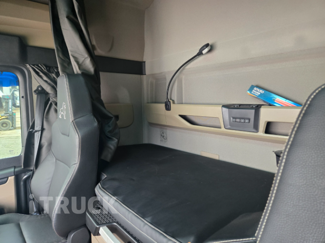 만 TGM 320 후축 냉장윙 13톤 오토 리타더 15