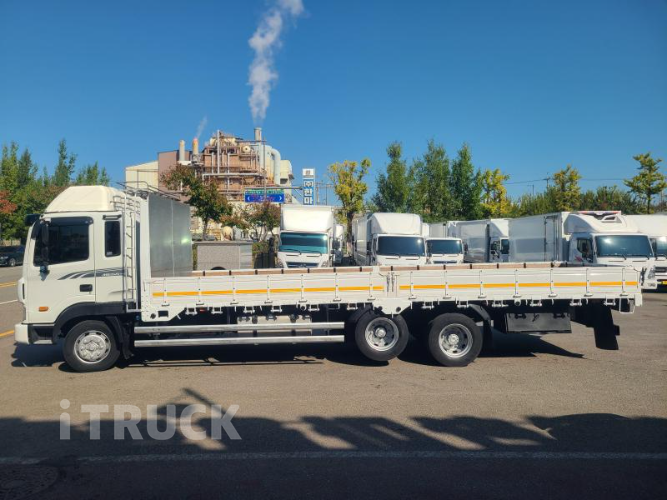 현대 메가트럭 280 앞축 카고 5톤 수동 3