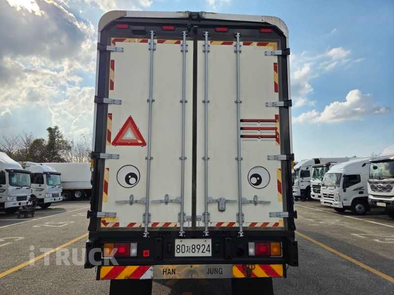 현대 메가트럭 와이드캡 300 후축 윙바디 4.5톤 수동 5