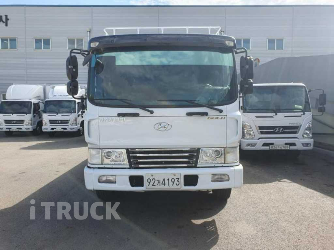 현대 메가트럭 280 앞축 카고 4.5톤 수동 2