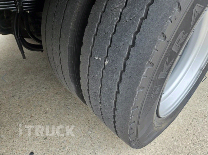 현대 메가트럭 270 후축 카고 5톤 수동 11