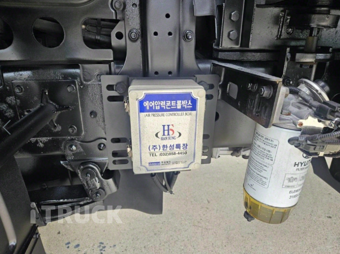 현대 메가트럭 270 후축 카고 5톤 수동 9