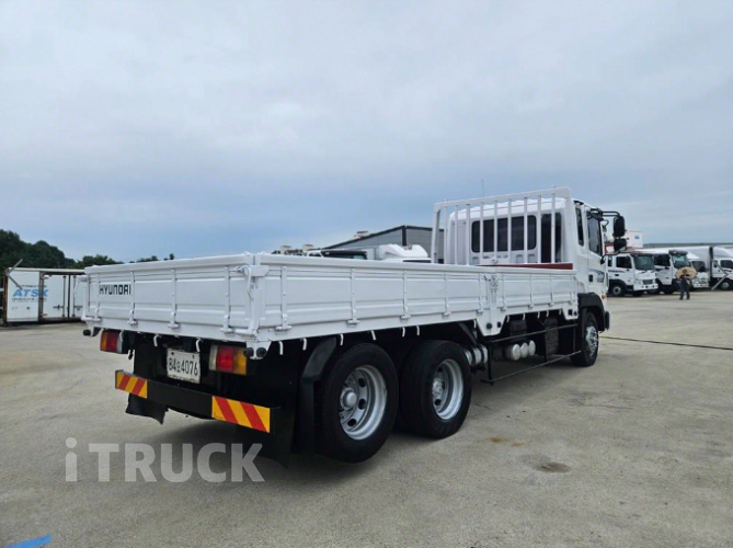 현대 메가트럭 270 후축 카고 5톤 수동 4