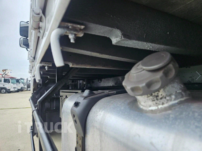 현대 메가트럭 270 후축 카고 5톤 수동 8