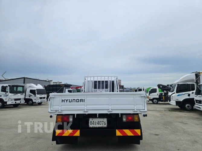 현대 메가트럭 270 후축 카고 5톤 수동 5