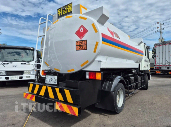 현대 탱크로리 메가트럭 수동 6