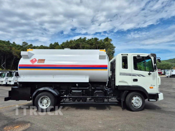 현대 탱크로리 메가트럭 수동 4