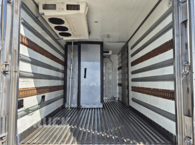 현대 올뉴마이티 2.5톤 냉동탑 9