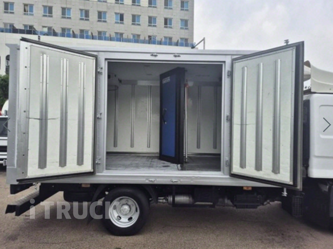 현대 올뉴마이티 2.5톤 냉동탑 9