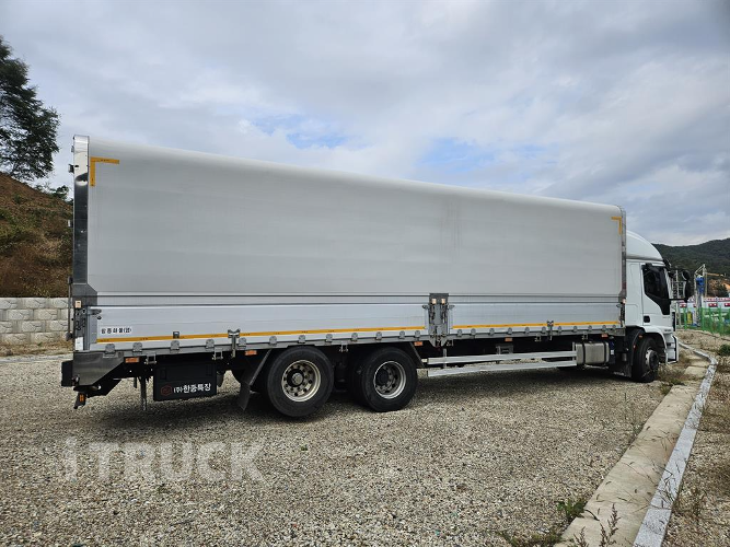 이베코 320 후축 윙바디 9.5톤 오토 2