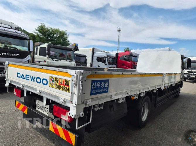 타타대우 더쎈 4톤 광폭 카고 슬리퍼캡(더블캡, 크루캡) 3