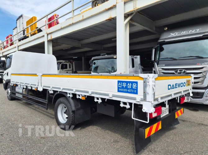 타타대우 더쎈 4톤 광폭 카고 슬리퍼캡(더블캡, 크루캡) 4